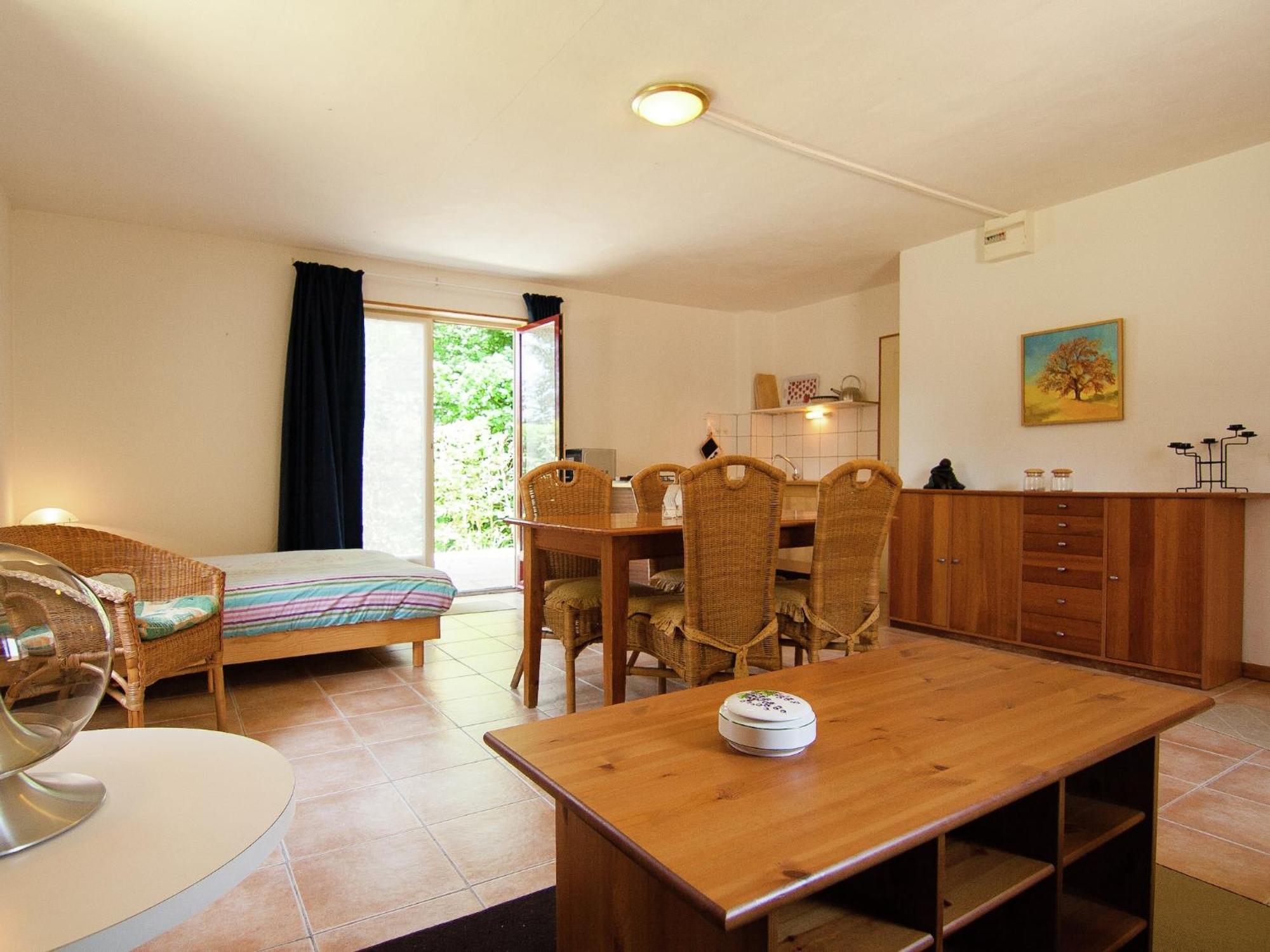 Appealing Apartment In Vezac With Swimming Pool Beynac-et-Cazenac Esterno foto