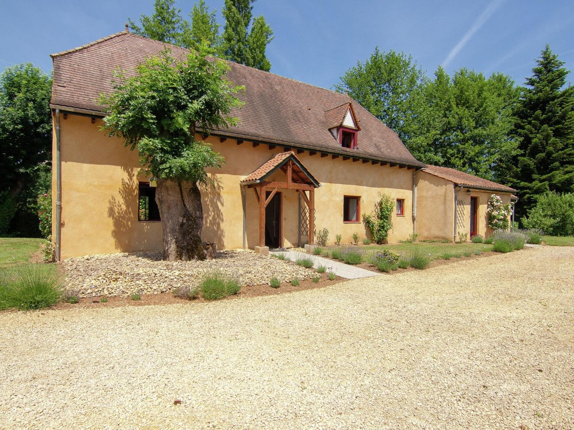 Appealing Apartment In Vezac With Swimming Pool Beynac-et-Cazenac Esterno foto