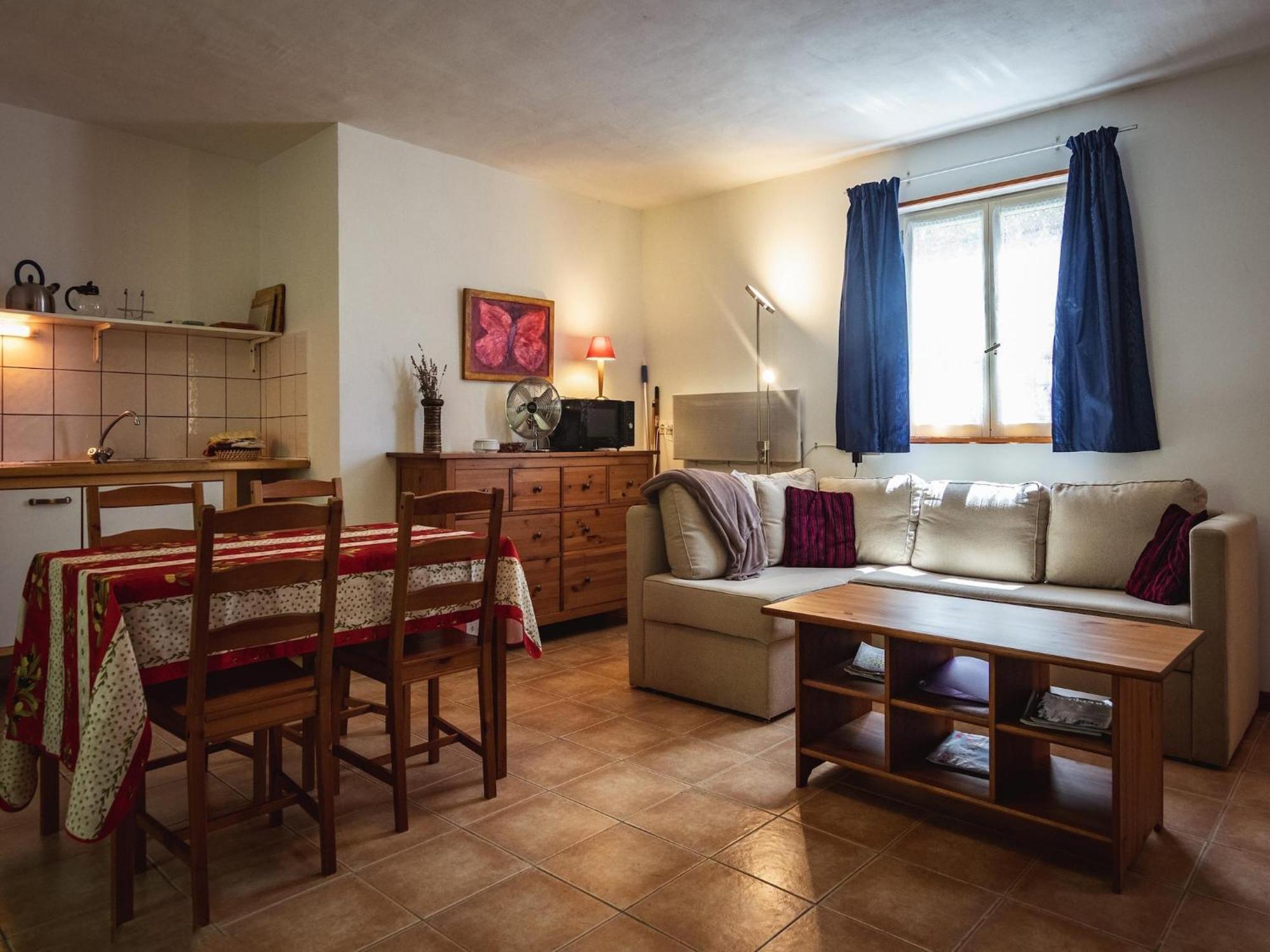 Appealing Apartment In Vezac With Swimming Pool Beynac-et-Cazenac Esterno foto