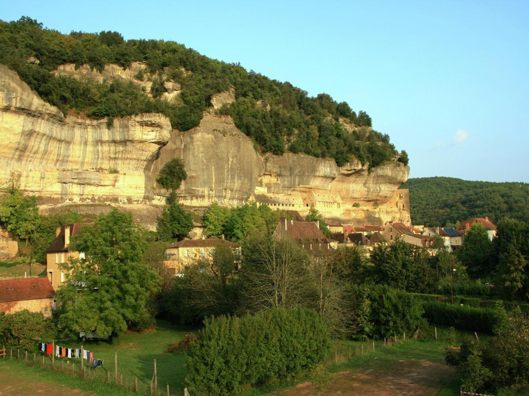 Appealing Apartment In Vezac With Swimming Pool Beynac-et-Cazenac Esterno foto